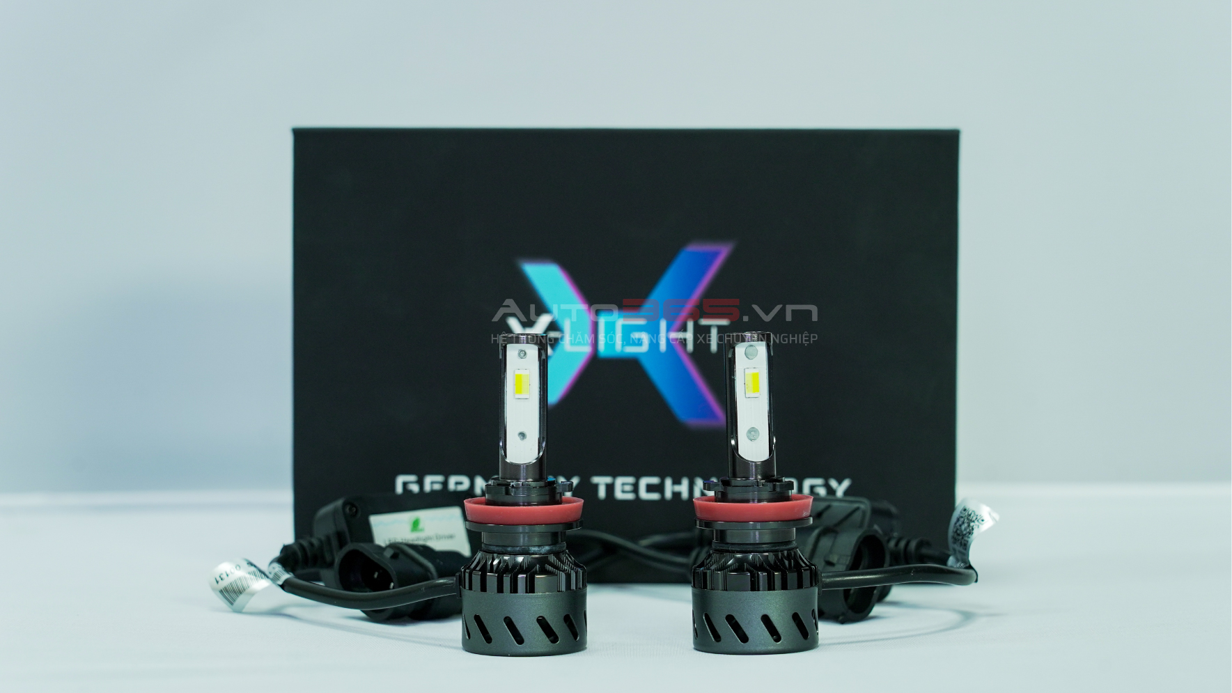 BÓNG LED X-LIGHT THREE COLOR